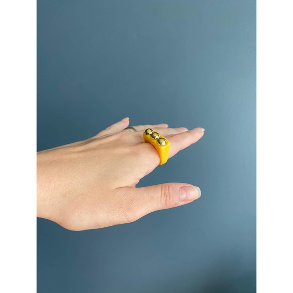 y2k yellow/gold square chunky bar ring, 8 - Picture 2 of 6